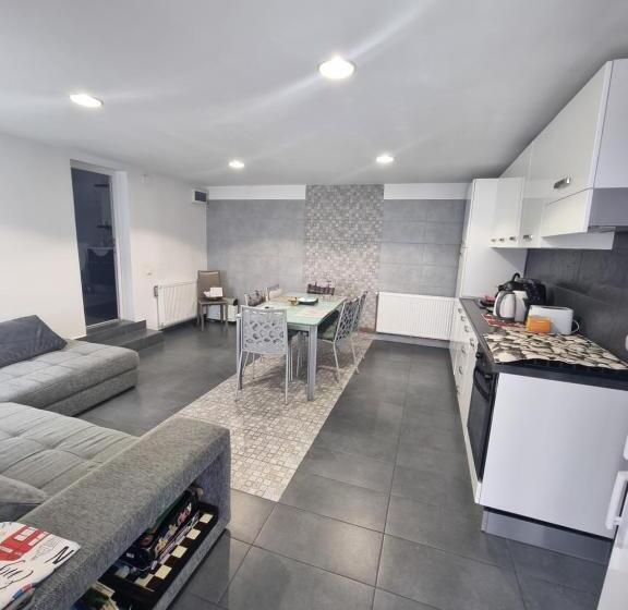 スタンダードルーム, Casa Musceleana