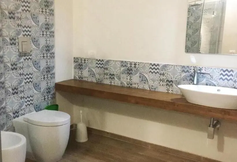 Standard-huone, Correri 125