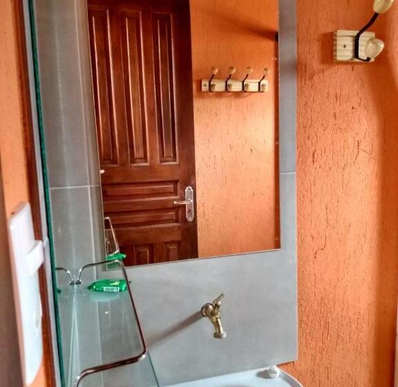 جناح, Pouso Da Lua