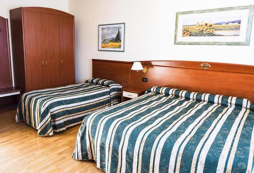 اتاق استاندارد سه نفره, Agriturismo Il Cascinale