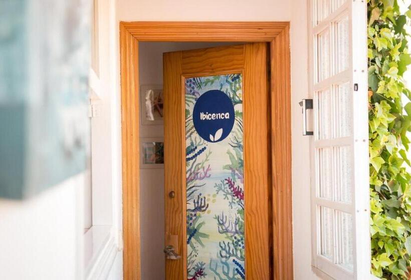 غرفة قياسية, La Casa Verde