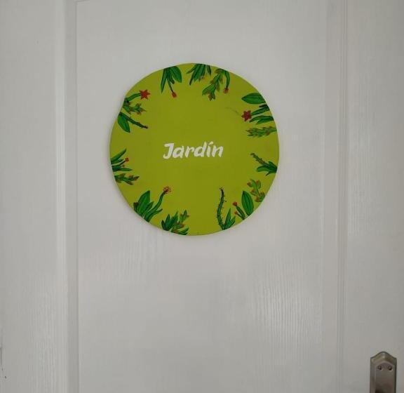 سرير فى غرفة مشتركه, La Casa Verde