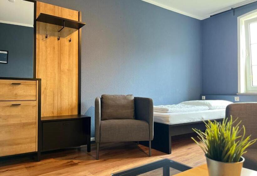 バス共有のスタンダードルーム, Blue Doors Hostel Ktv