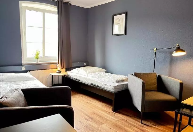 バス共有のスタンダードルーム, Blue Doors Hostel Ktv
