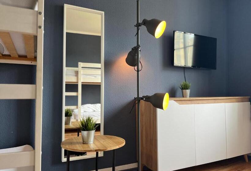 Семейный Номер Совместный Санузел, Blue Doors Hostel Ktv