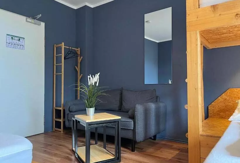 浴室共有ファミリールーム, Blue Doors Hostel Ktv