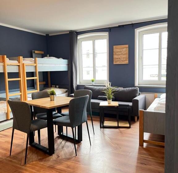 Кровать в Общей Комнате, Blue Doors Hostel Ktv