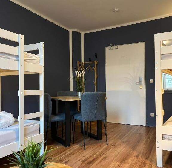 Семейный Номер Совместный Санузел, Blue Doors Hostel Ktv