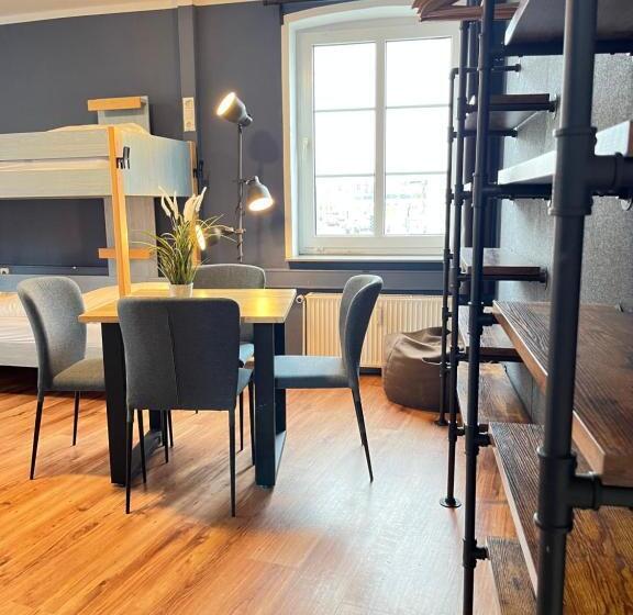 Кровать в Общей Комнате, Blue Doors Hostel Ktv