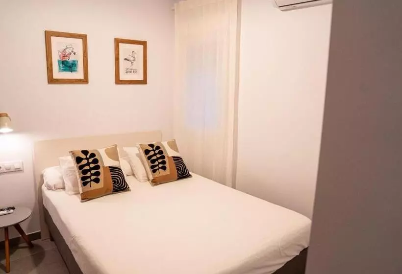 Economy Room