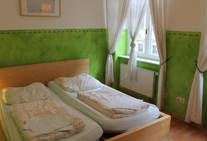 חדר סטנדרט חדר אמבטיה משותף, Hostel Louise 20