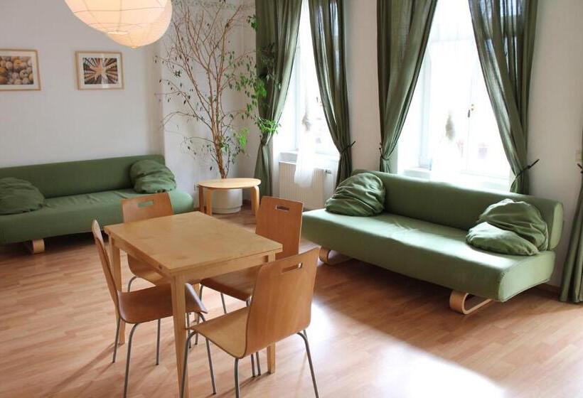 דירה בת חדר שינה 1 עם מרפסת, Hostel Louise 20