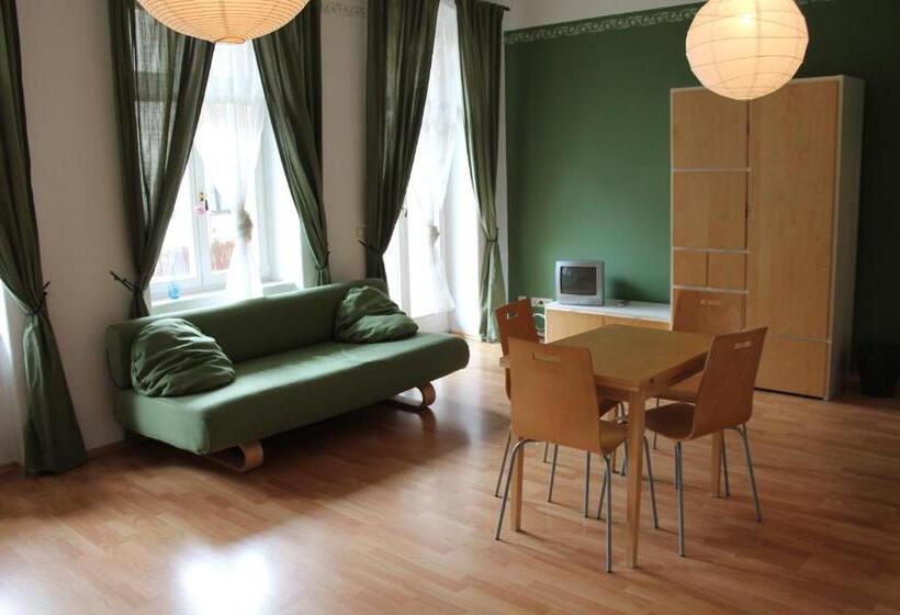 דירה בת חדר שינה 1 עם מרפסת, Hostel Louise 20