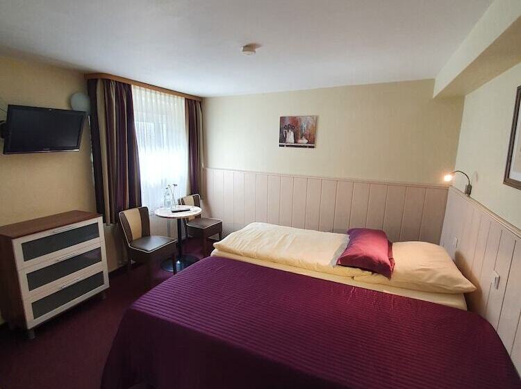 标准单人间, Bergschlösschen