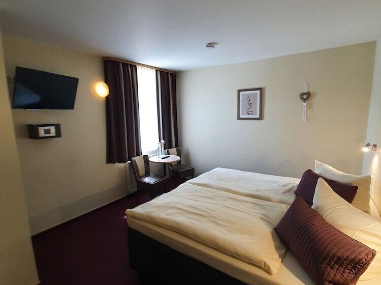 标准间, Bergschlösschen