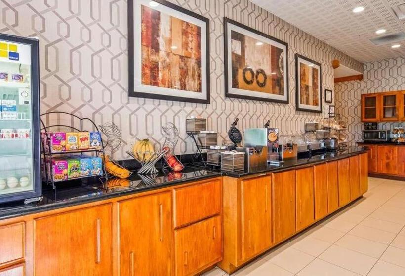 디럭스 스위트 킹 침대, Best Western Plus Rose City Conference Center Inn