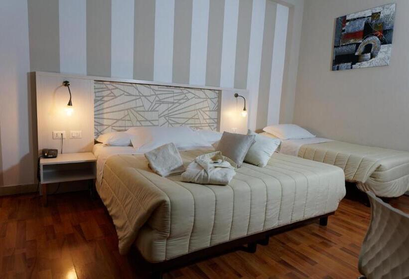 스탠다드 트리플 룸, Sant'elia