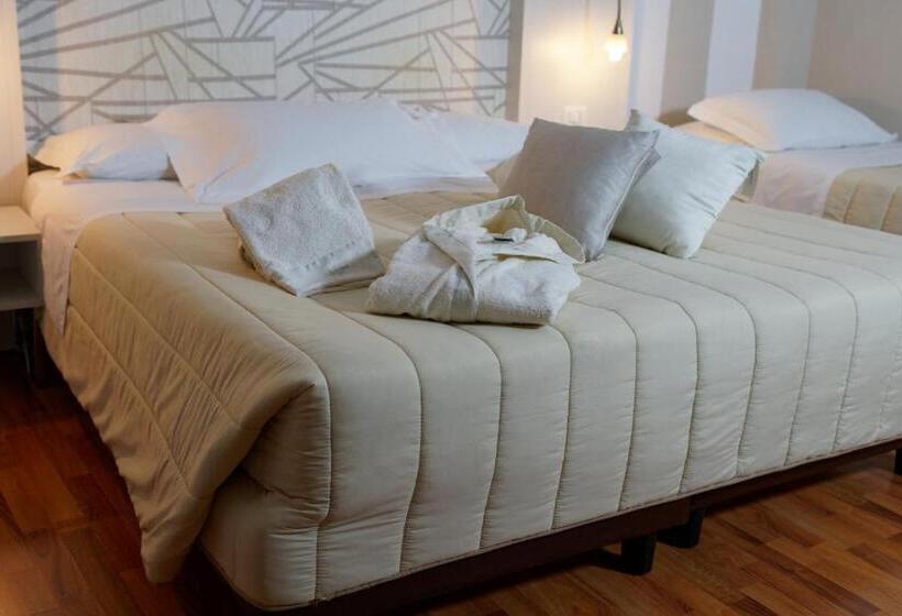 스탠다드 트리플 룸, Sant'elia