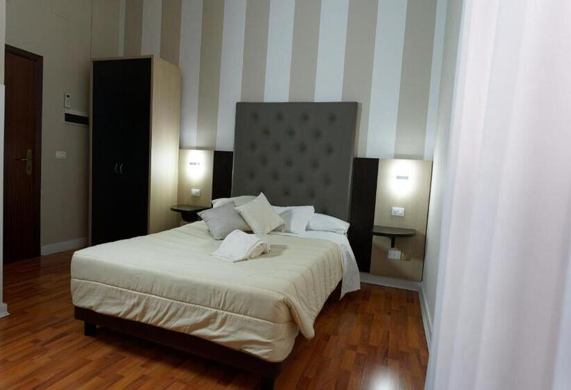 스탠다드 룸 더블 침대, Sant'elia