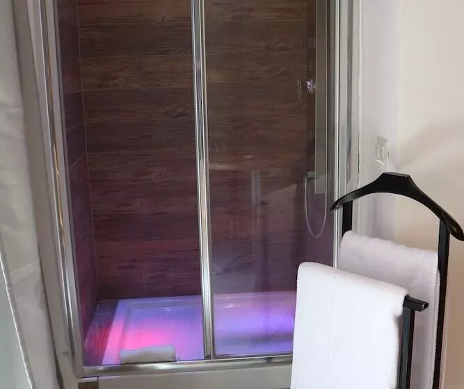 اتاق اکونومی, Viterbo Inn