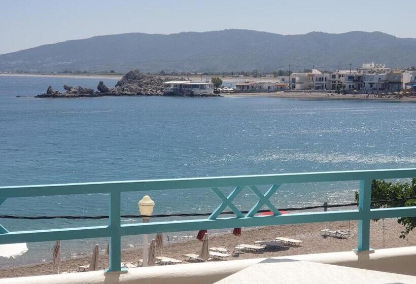 غرفة سوبيريور مطلّة علي البحر, Haraki Memories Beach Studios