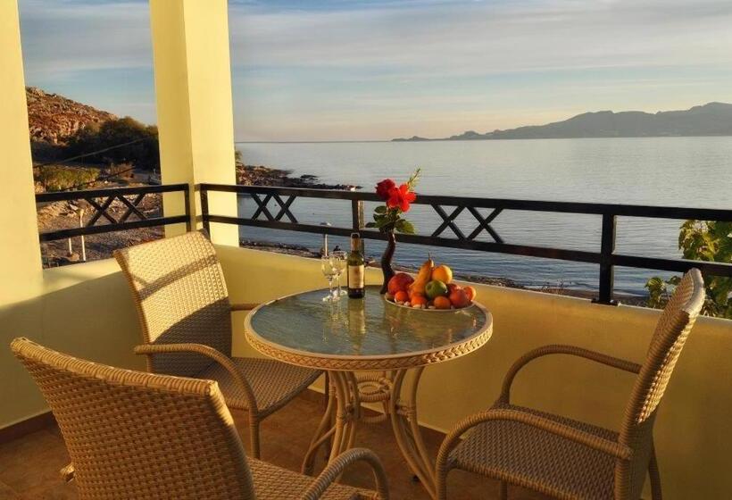 غرفة سوبيريور مطلّة علي البحر, Haraki Memories Beach Studios