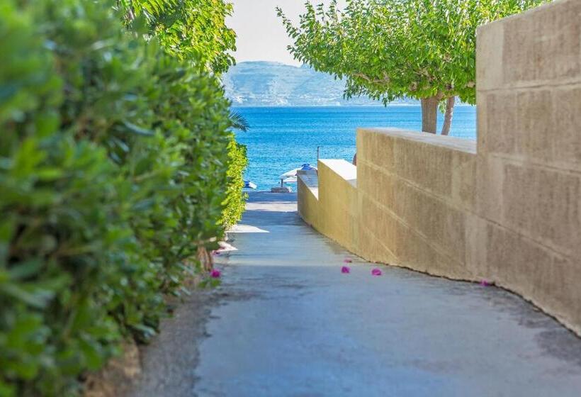 غرفة قياسية ثلاثية مطلة علي الحديقة, Haraki Memories Beach Studios