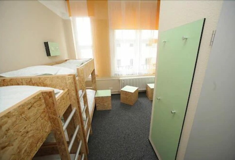 Четырехместный Номер Стандарт, Pathpoint Cologne Backpacker Hostel