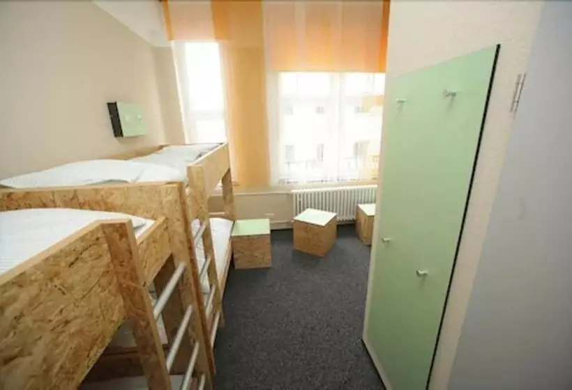 スタンダード４人部屋, Pathpoint Cologne Backpacker Hostel