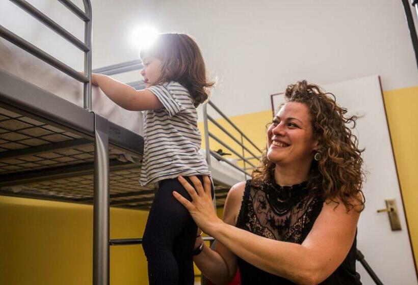 اتاق راحتی سه تخته, Pegasus Hostel Berlin