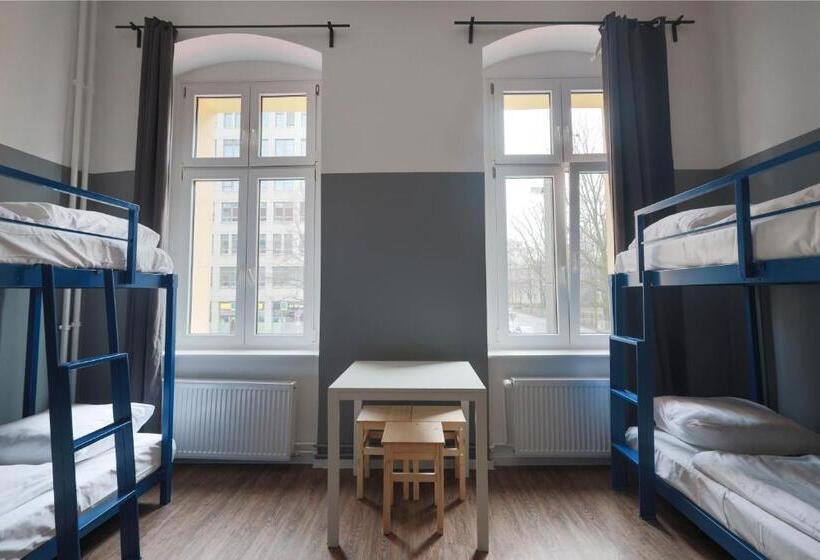 تختخواب در اتاق مشترک, Pegasus Hostel Berlin