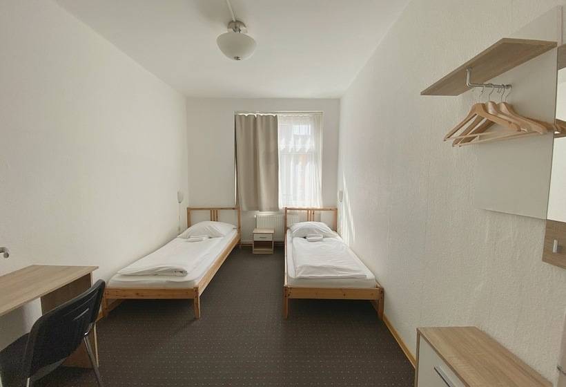 اتاق اکونومی با حمام مشترک, Avalex