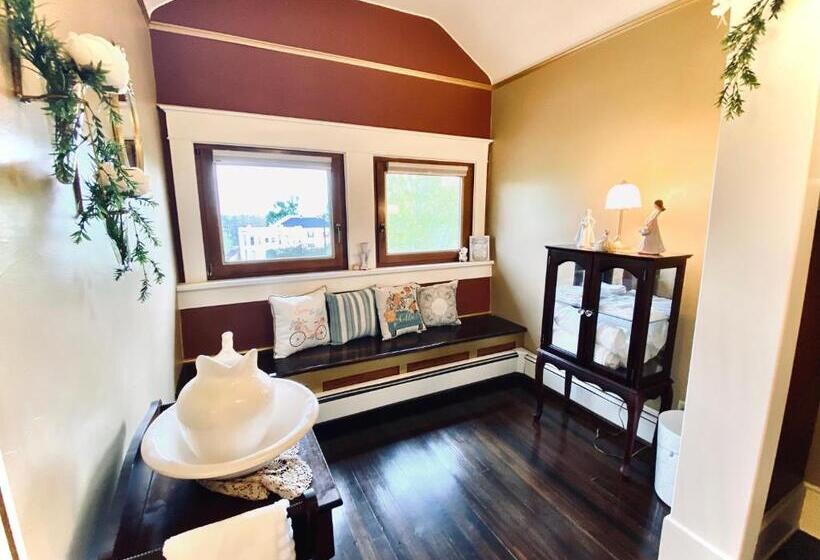 자쿠지 스위트, The Abriendo Inn