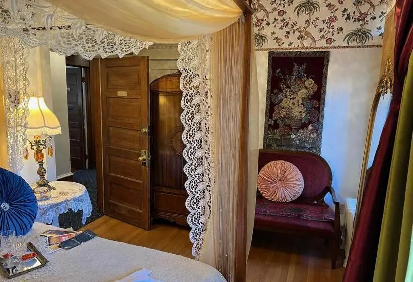 スーペリアースイート, The Abriendo Inn