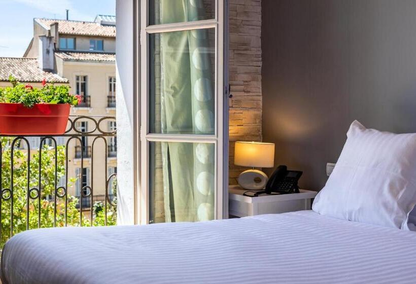 标准间, Café De Paris