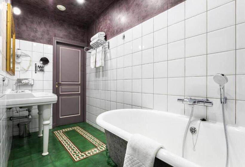 标准间带露台, Café De Paris