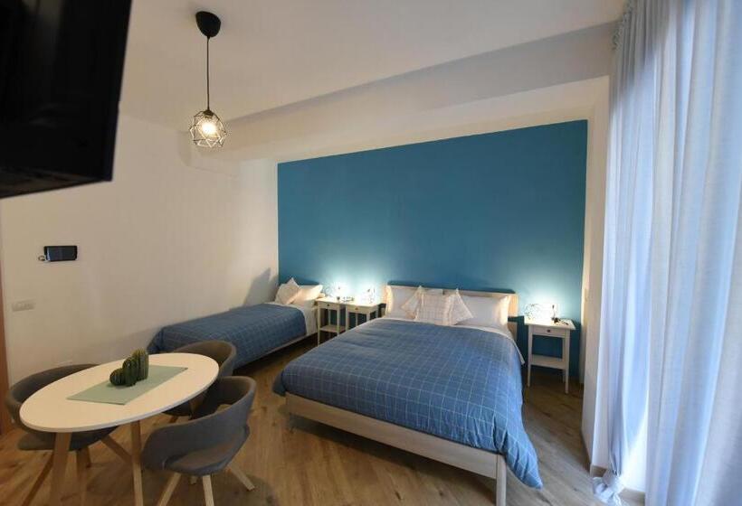 اتاق استاندارد سه نفره, Geordie S