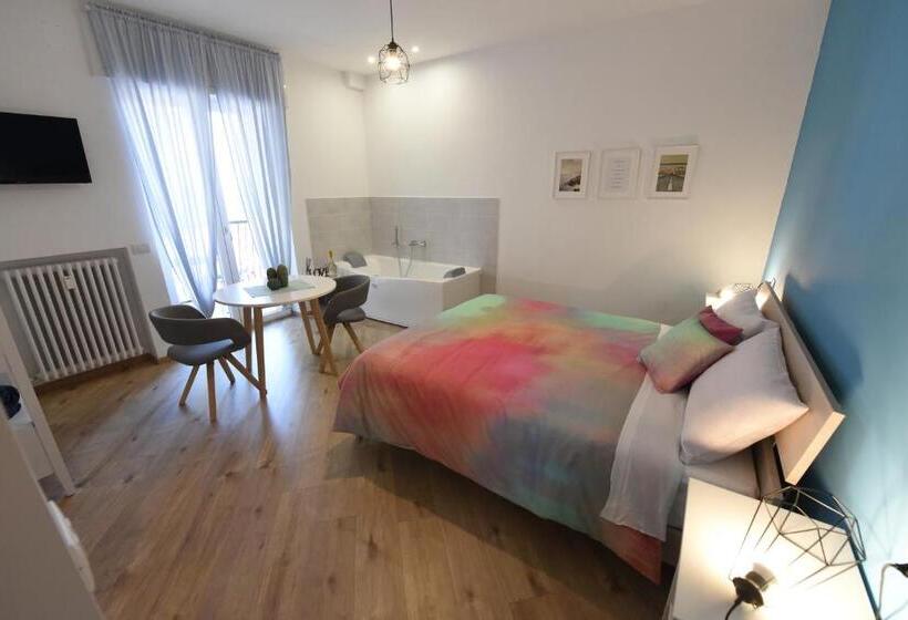 اتاق استاندارد با وان آب گرم, Geordie S