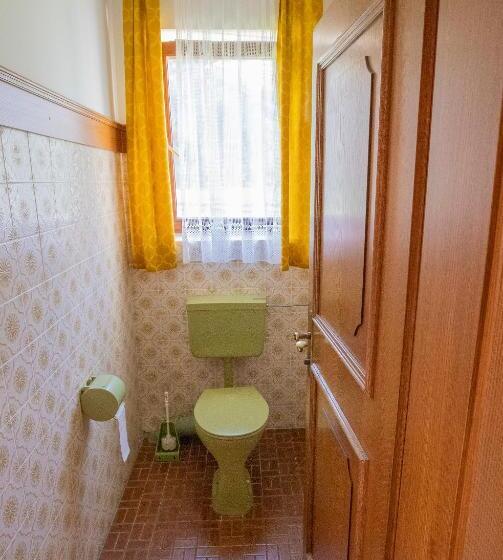 标准单人间共用浴室, Haus Kogler