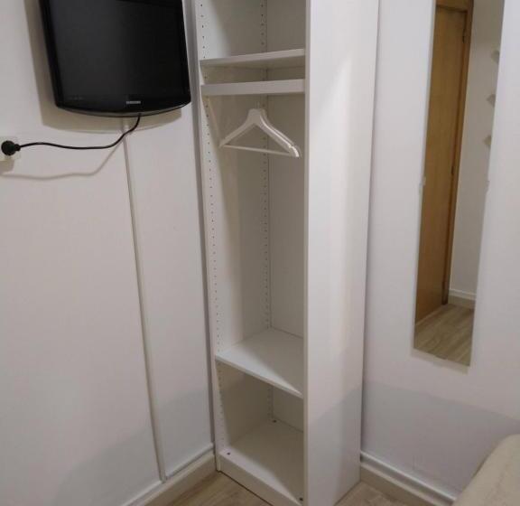 اتاق اکونومی یک تخته, Pension132