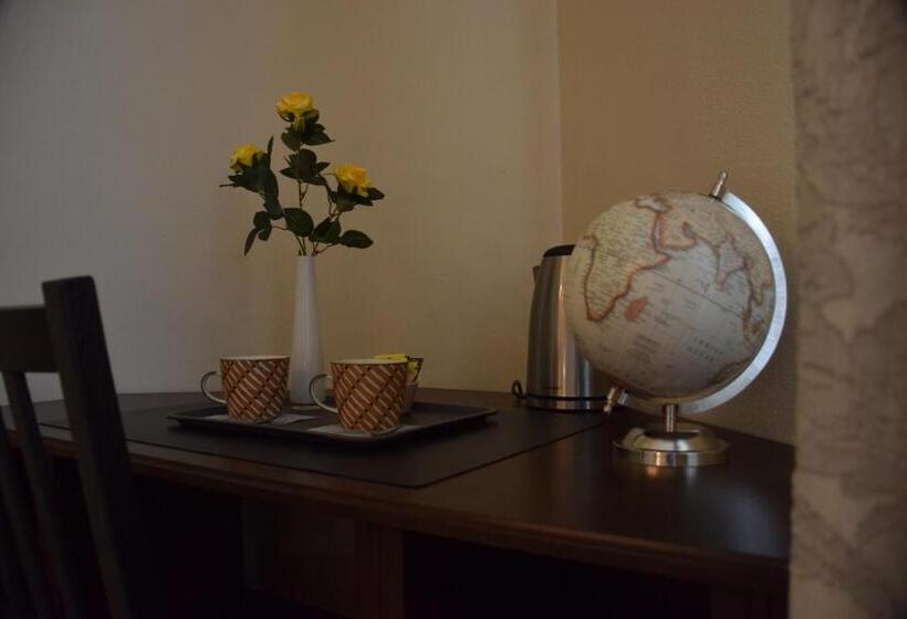 Стандартный внешний трехместный номер с ванной комнатой, B&b Le Rose Di Paola