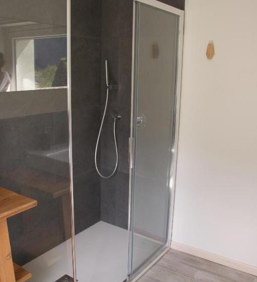 غرفة قياسية مطلة على الجبل, L Oura B&b