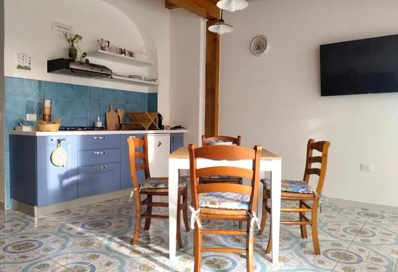 سوییت خانوادگی, Dimora D Estate