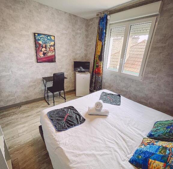 スタンダードルーム, Van Gogh Gare By Carl Emilie