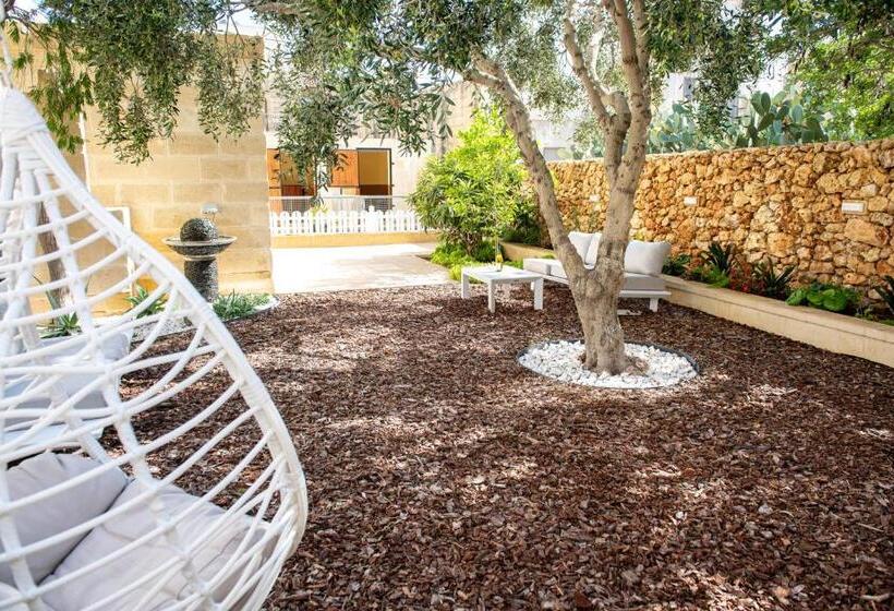 اتاق لوکس با بالکن, Bliss Boutique Living