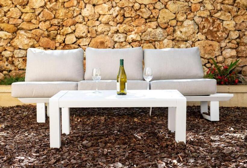 اتاق لوکس با بالکن, Bliss Boutique Living
