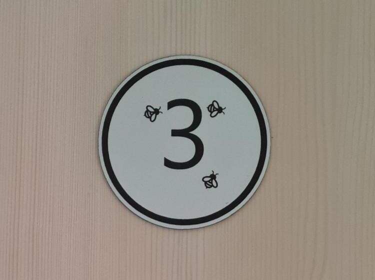 اتاق استاندارد با سرویس بهداشتی مشترک, Nona Bb