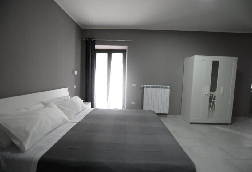 Номер Deluxe, Sonia E Alessia