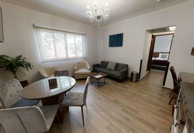 Estudio Estándar Cama King, Tokio Suites