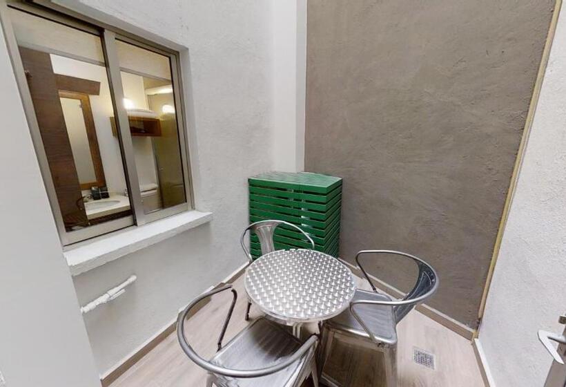 Suite, Tokio Suites
